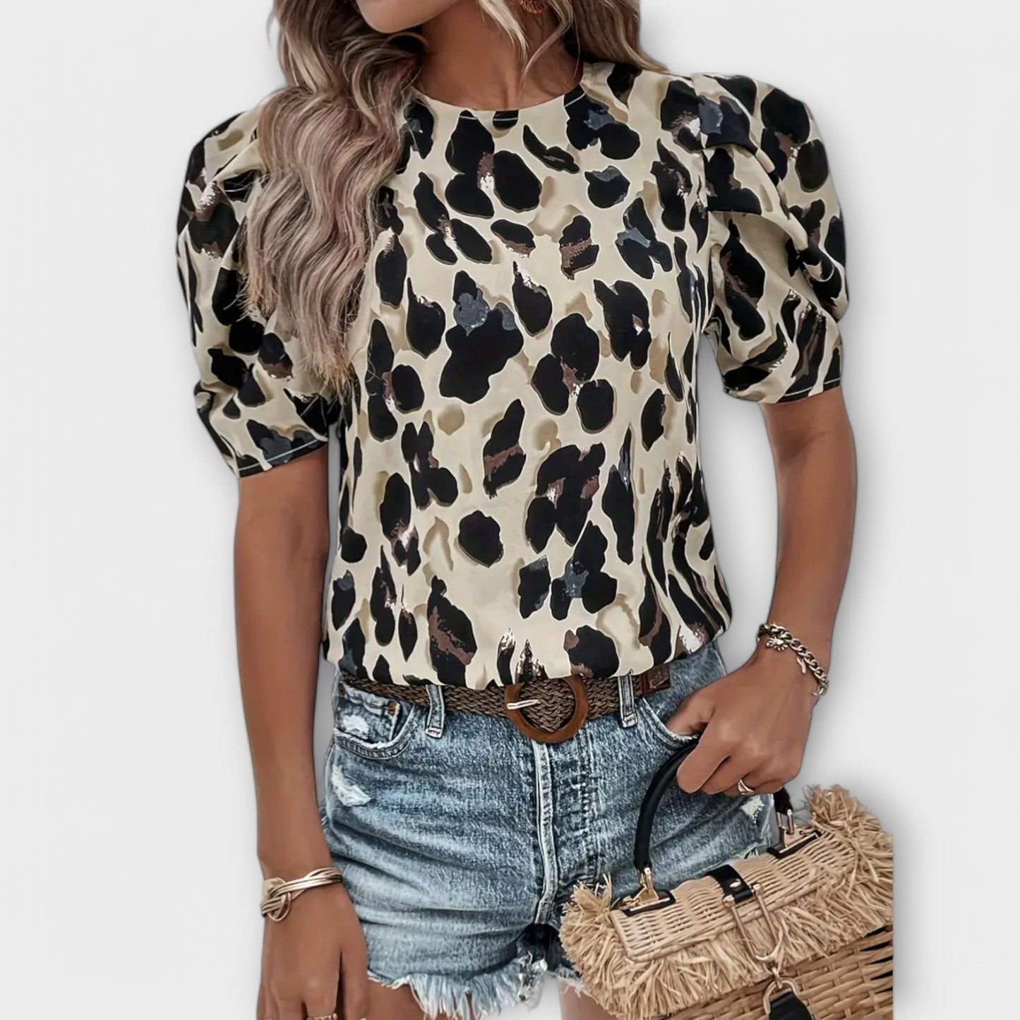 Amelia – Blouse met Ronde Hals en Levendige Allover Print