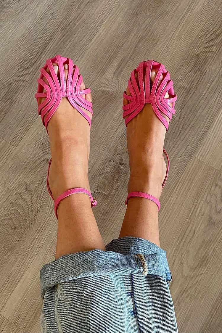 SOLE | Elegante platte gevlochten sandalen voor een verfijnde look