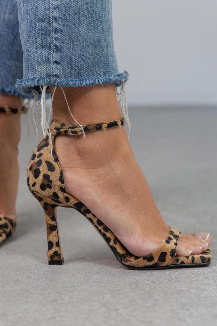 AFRIKA | Elegante Hakken met Dierenprint voor een Chic en Unieke Look