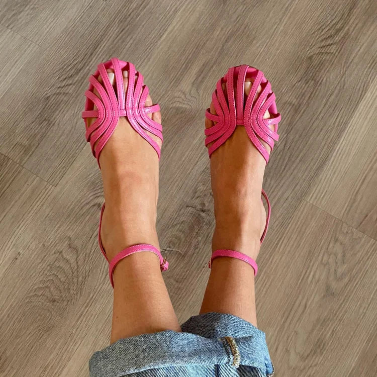 SOLE | Elegante platte gevlochten sandalen voor een verfijnde look