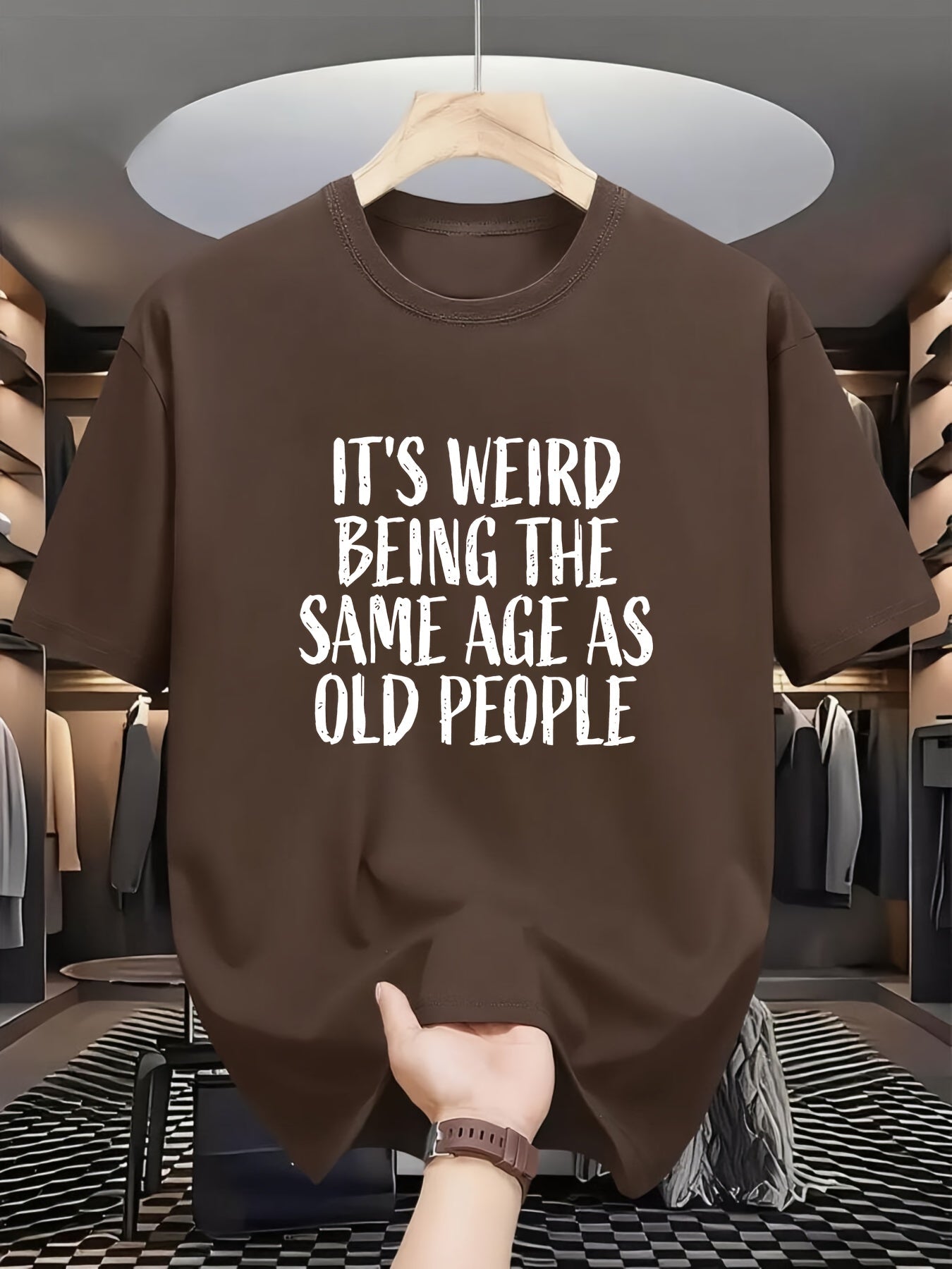 Weird™ – Het T-shirt dat je leeftijd met humor draagt