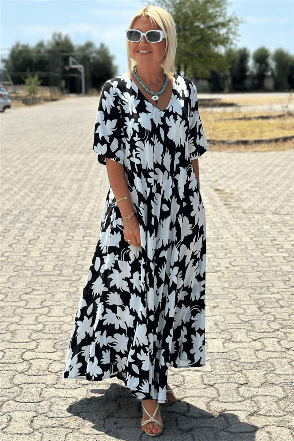 CAMILIA | ELEGANTE JURK MET BUIKBEDekking