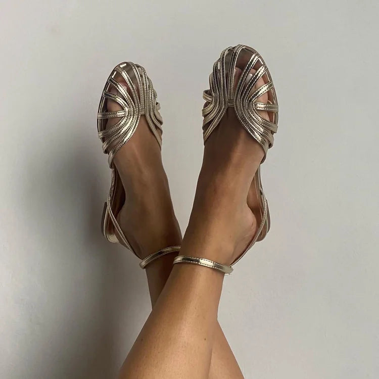 SOLE | Elegante platte gevlochten sandalen voor een verfijnde look