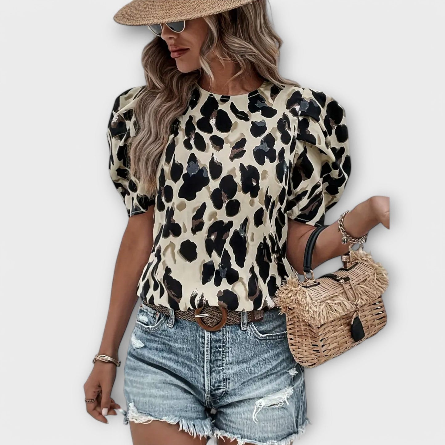 Amelia – Blouse met Ronde Hals en Levendige Allover Print