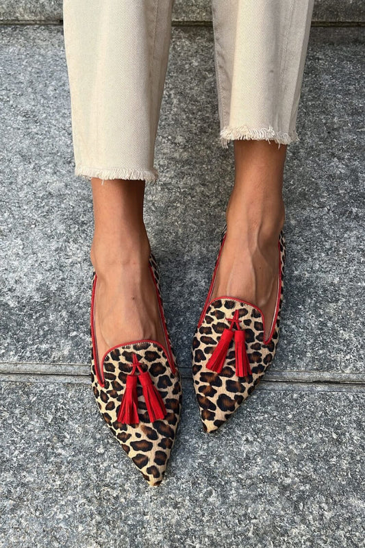 SAVINA | Elegante puntige mocassins met franjes voor een verfijnde look