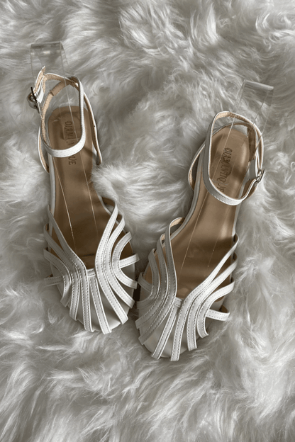 SOLE | Elegante platte gevlochten sandalen voor een verfijnde look